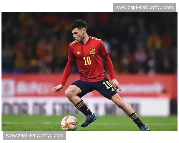 世界杯战报：绿茵瞬间，英雄与热血的交响